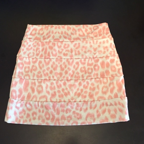 Foreign exchange pink leopard print mini skirt EUC - Picture 1 of 3