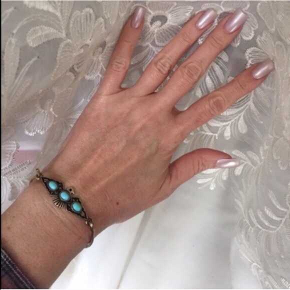 🏆HOST PICK🏆🦅Thunderbird Hook Bracelet - Picture 2 of 4