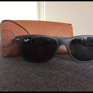 Authentic Ray-Ban Wayfarer Sunglasses with case!