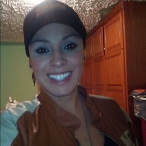 Meet your Posher, Ari