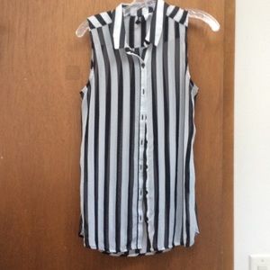 Black&White Striped Button Down