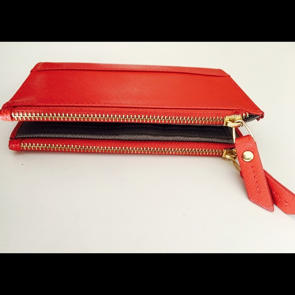 Neiman Marcus Zip Leather Bi-Fold Wallet