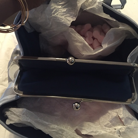 Coach purse - Picture 2 of 4