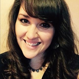 Meet your Posher, Stephanie