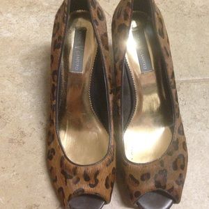 Vince Camuto calf hair leopard heels