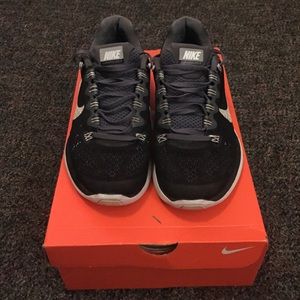 Nike Women's Tennis Shoes