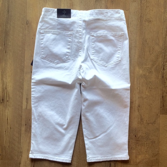 NYDJ skimmer crops - multiple sizes - Picture 2 of 4