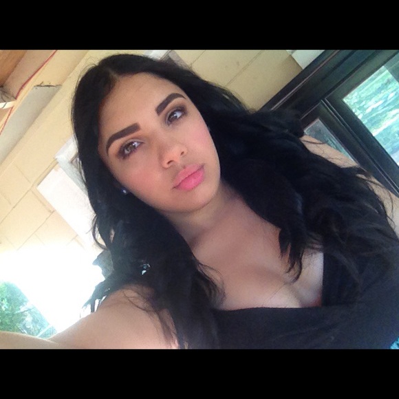 Meet your Posher, Elaine