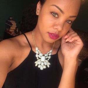 Meet your Posher, Mia