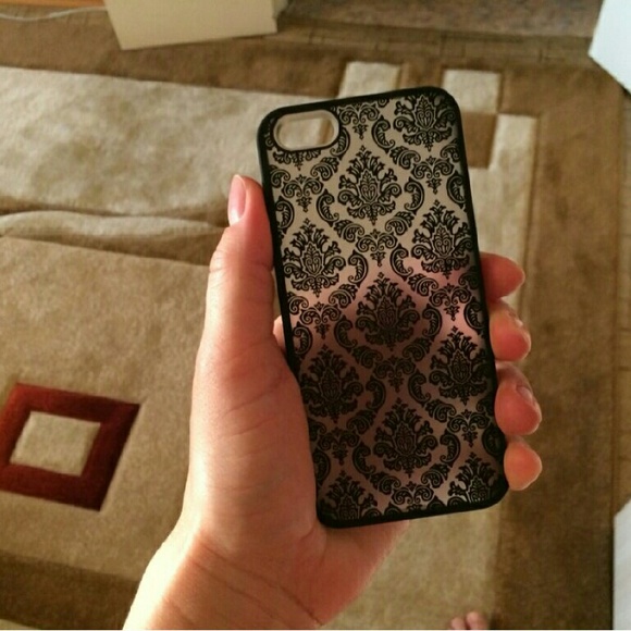 iPhone 5 5s buy one and take another one for free - Picture 2 of 2