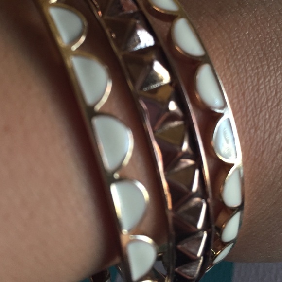 bracelets - Picture 4 of 4
