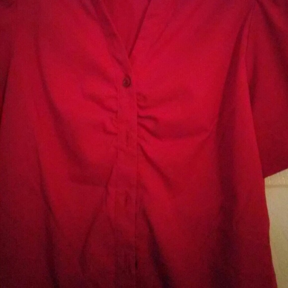 ☀Red button down-NWOT - Picture 2 of 4