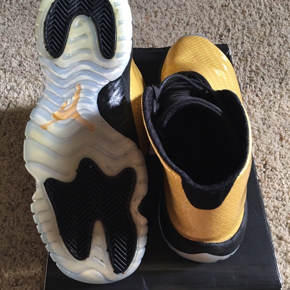 Jordan Future Gold - Picture 2 of 2