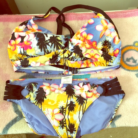 SOLD!! Hawaiin Two Piece Bikini!