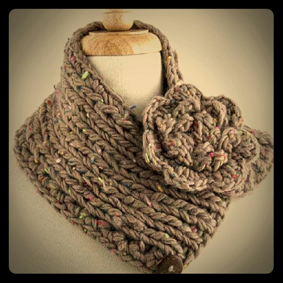 Detachable floral knit headway and neck wrap