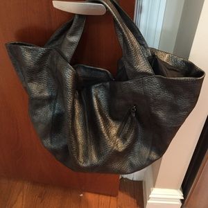 Oversized Tylie leather bag