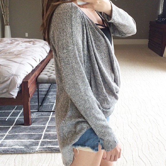 Sold out - Picture 2 of 3