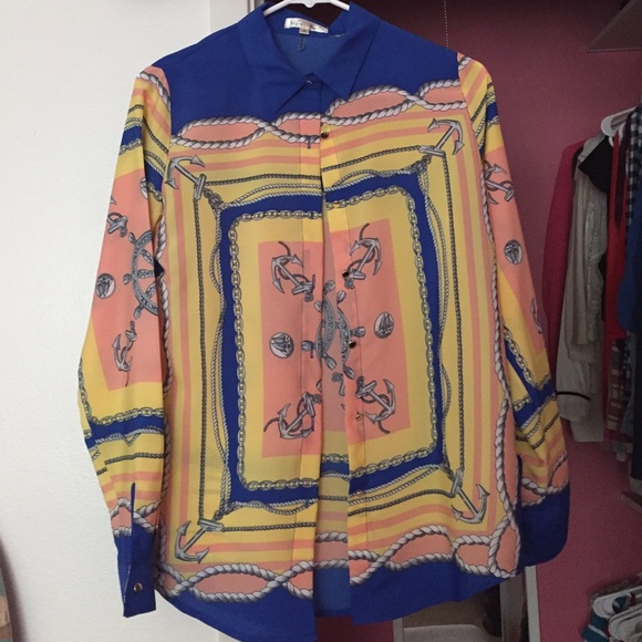 Pretty long sleeve blouse.