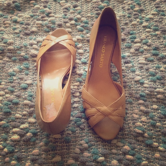 ❤️SALE❤️Nude Franco Sarto Peep Toes