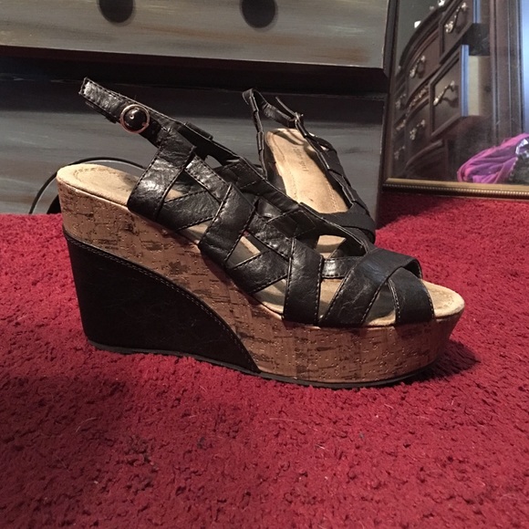 Steve Madden madden girl wedge sandals