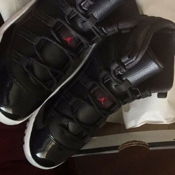 Jordan 11 size 3y - Picture 1 of 3