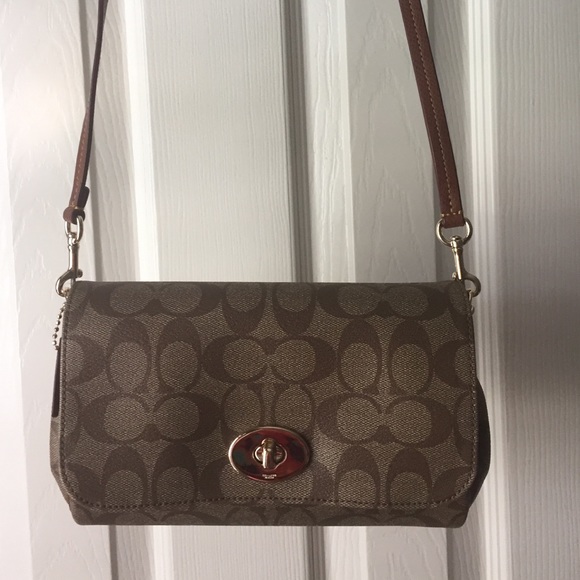 Coach cross body. Authentic