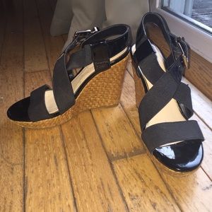 Jessica Simpson black patent wedges
