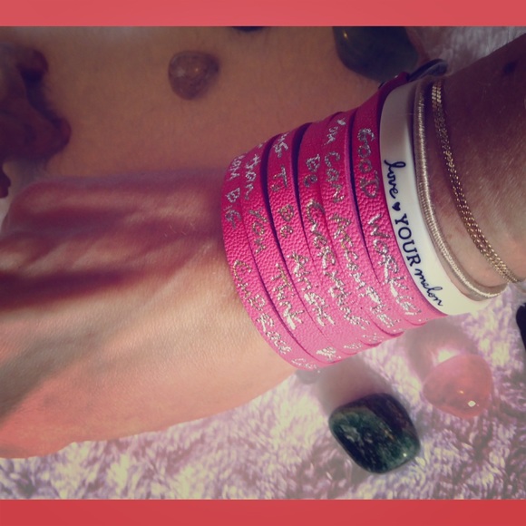 ✨💜GOODWORKS NWT Magenta Leather Wrap Bracelet✨💜