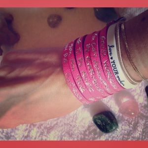 ✨💜GOODWORKS NWT Magenta Leather Wrap Bracelet✨💜