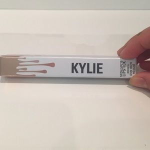 Kylie Cosmetics Metal Matte Lipstick - Heir NIB
