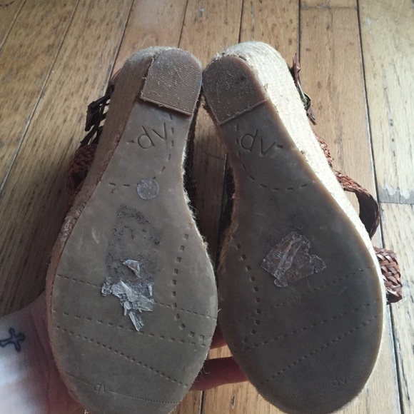 Brown wedges. Perfect for the spring! 💐👡 - Picture 4 of 4