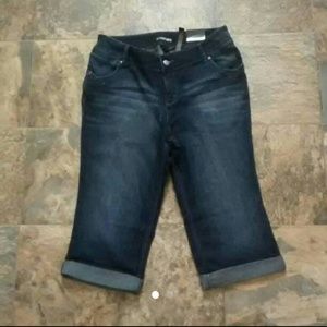 New Lane Bryant Denim Capris 18