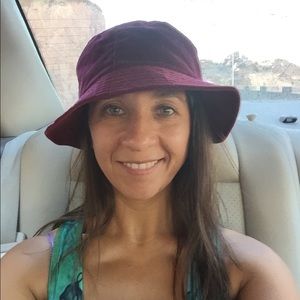 Meet your Posher, Carolina