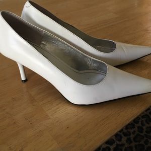 White Steve Madden pumps
