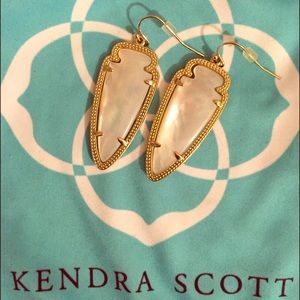 Kendra Scott Sky Earrings in White Pearl