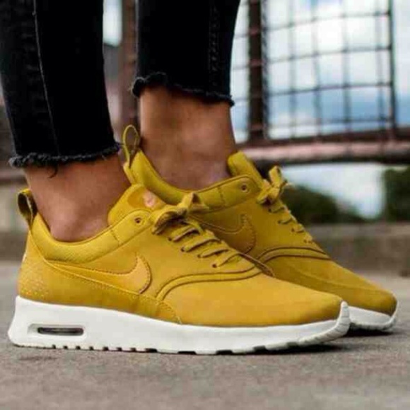 😍 Air Max Thea !! LOWEST ! - Picture 2 of 3