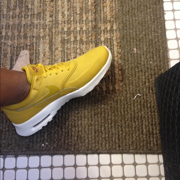😍 Air Max Thea !! LOWEST ! - Picture 3 of 3