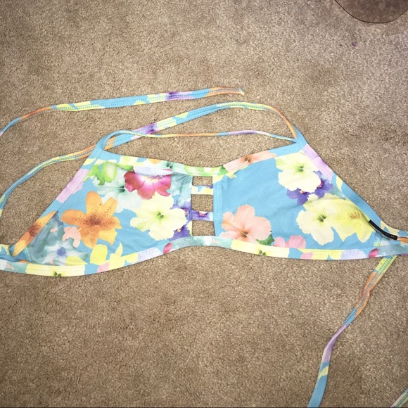 Jolyn Tomcat Top - Floral