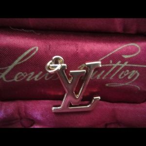 Auth. Louis Vuitton LV Charm Large Auth. Louis Vuitton LV Charm Large
