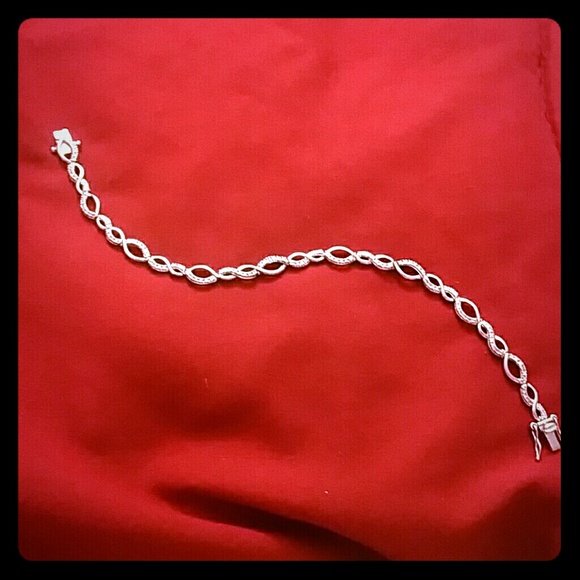 Silver Sparkling Bracelet!!