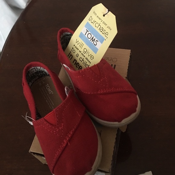 Toddler Size 6 Red Classic Toms