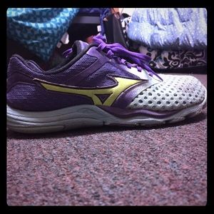 Mizuno sneakers