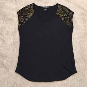 3/$25 🌟 Victoria's Secret Studded Tee