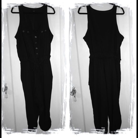 womens black capri romper