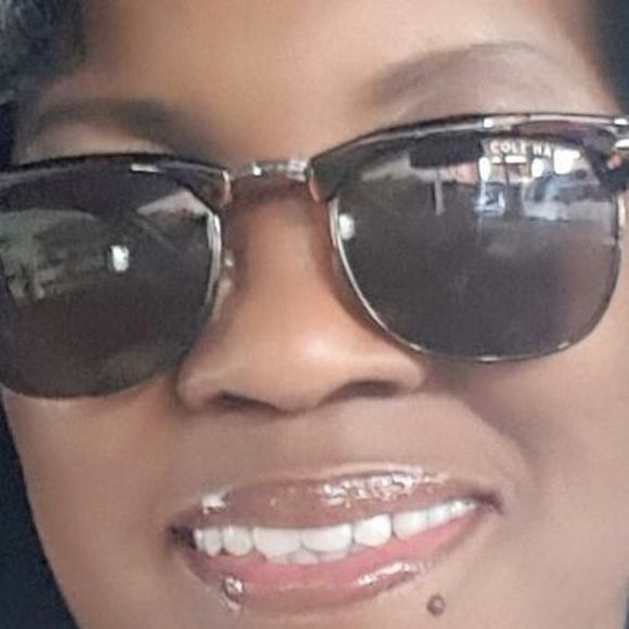 Meet your Posher, Shirley - Picture 1 of 1