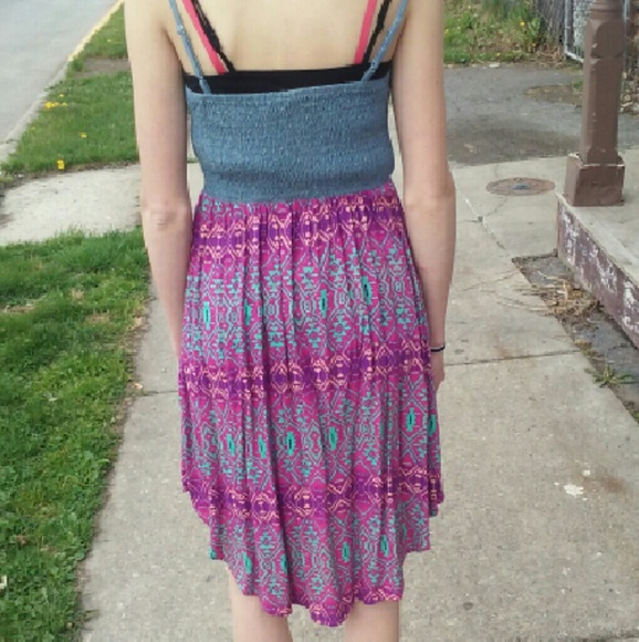 Cute small sundress - Picture 2 of 4