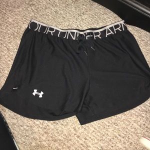 Black medium under armour running shorts!