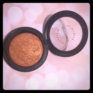 MAC Gold Deposit Mineralize Skin Finish