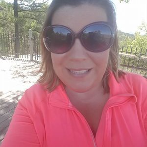 Meet your Posher, Lindsey