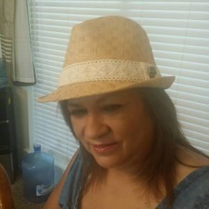 Meet your Posher, Loretta